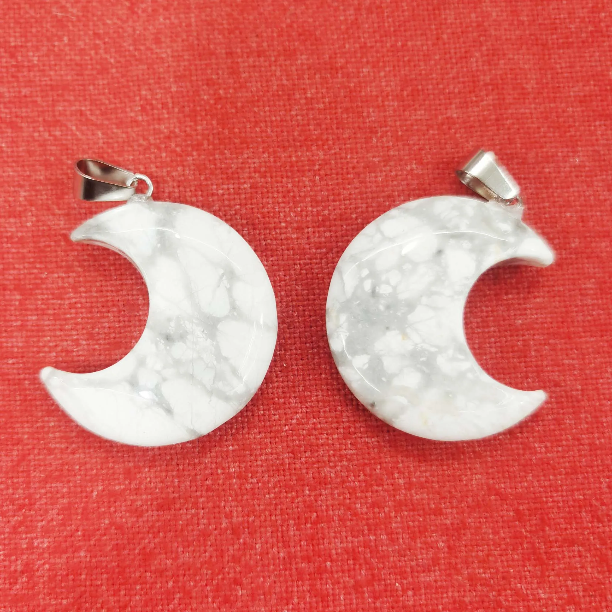 Selling Natural Stone Moon Shape Crystal Agate Pendants Exquisite Necklaces Accessories Charms DIY Jewelry Making Wholesale 8PCS