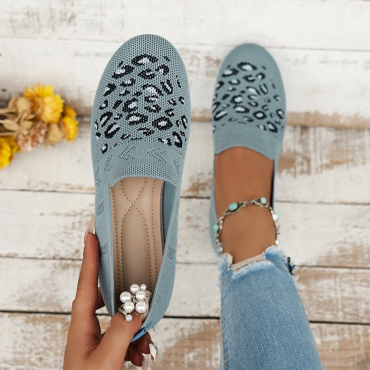 

New High Quality Shoes for Women Round Head Women's Flats Breathable Mesh Shoes Embroider Ladies Shoes Casual Flat Shoes