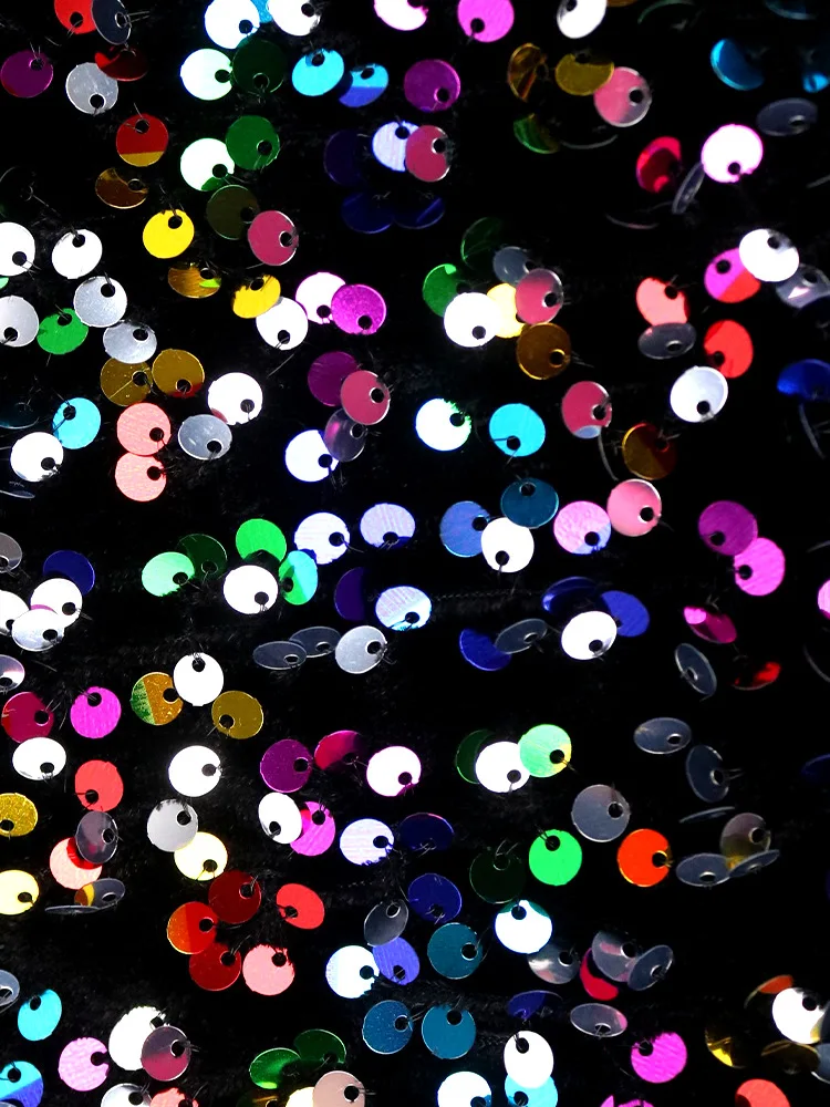 Рисунок 4 - Женское платье с блестками