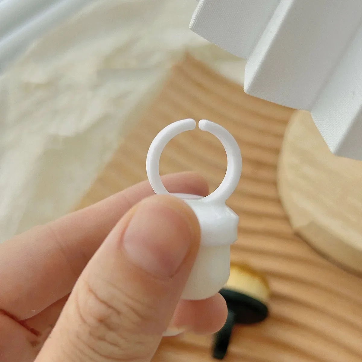 Description Picture 3 of itemNail Art Brush Remove Nail Dust Ring-shaped Brush Powder Cleaning Tool Beauty Makeup Brushes Manicure