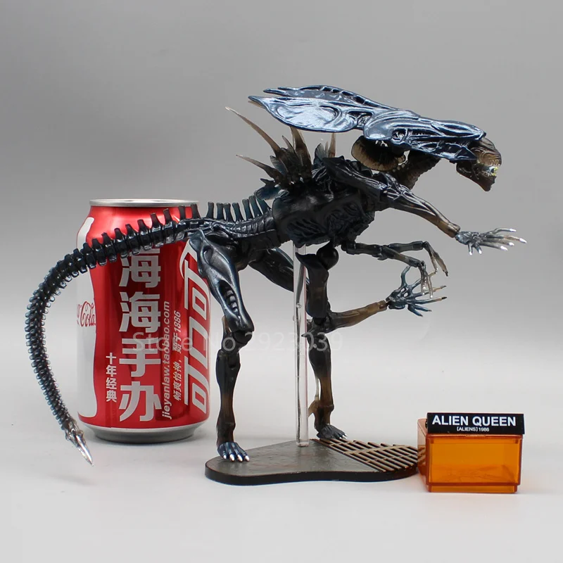 

018 Alien Vs. Predator Queen Action Figure Xenomorph Collection Ornaments Movable Model Toys Birthday Present Collectible Doll