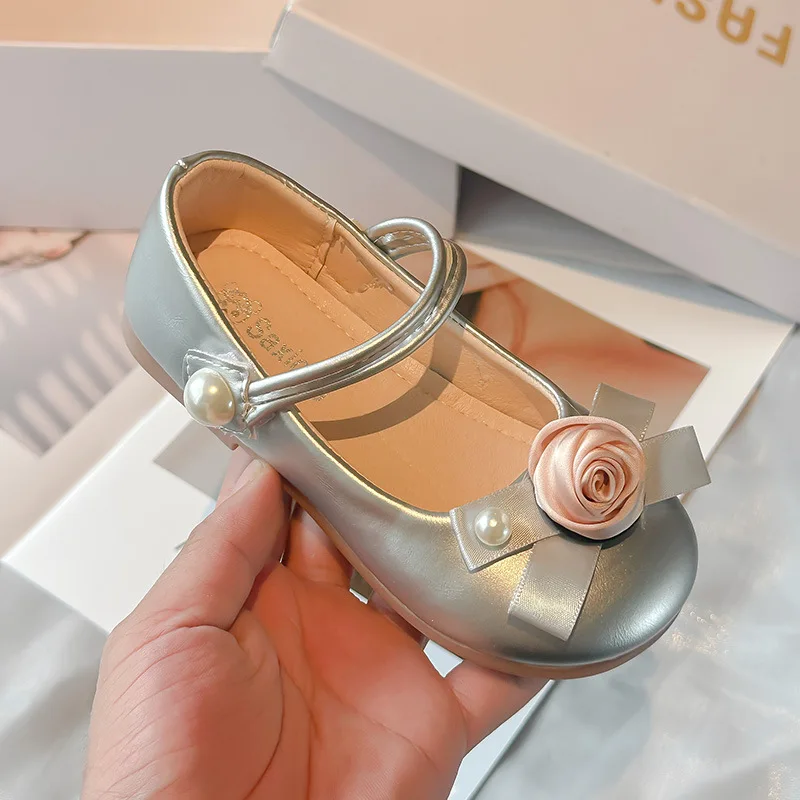 Girls Flat Shoes Soft Sole Kids Princess Shoes with Sweet Flowers New Cute Girls Dress for Performance Dance Show