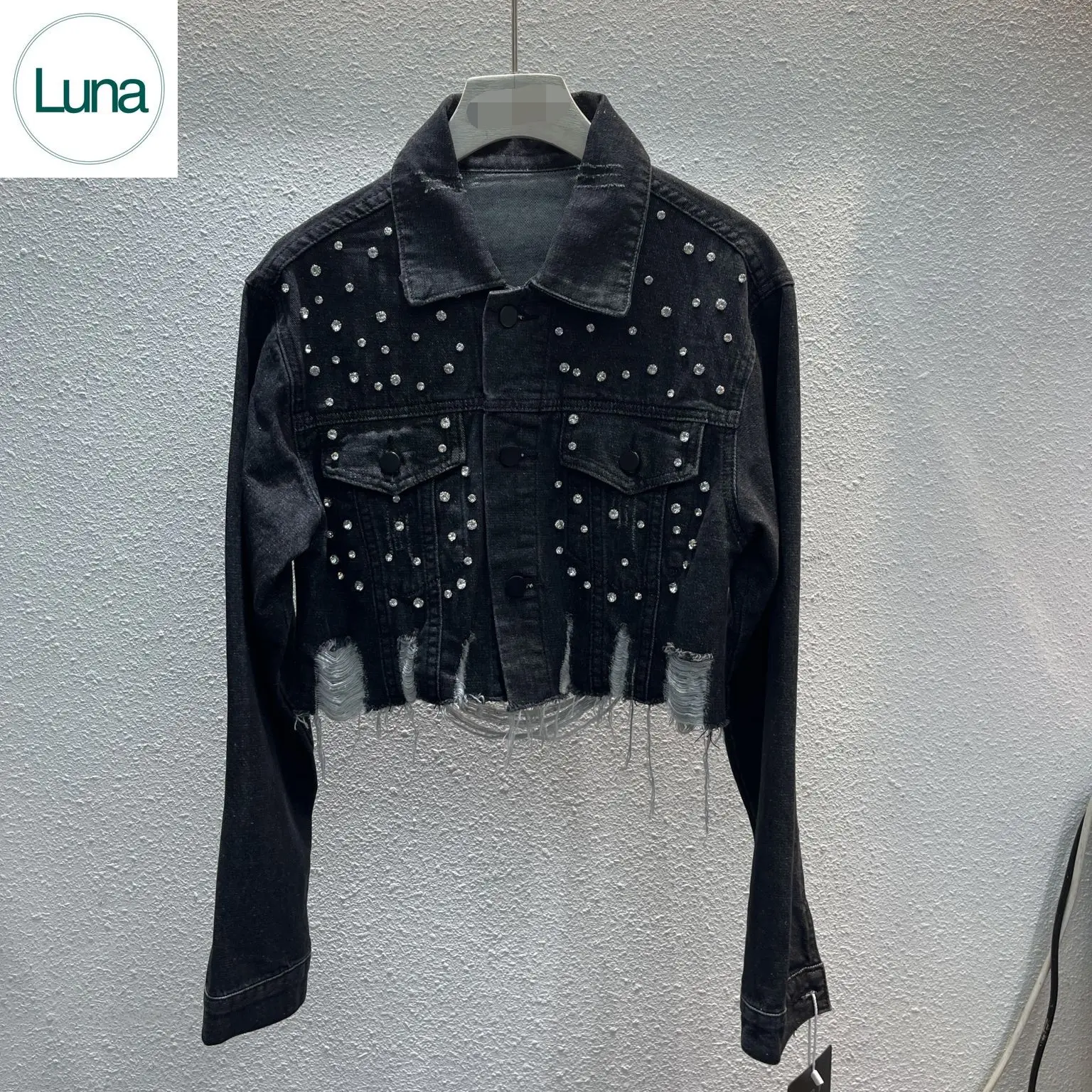 

Europe Station 2023 Autumn Foreign Air Fried Street Stud Black Denim Jacket Women's Short Loose Korean Version BF Trend