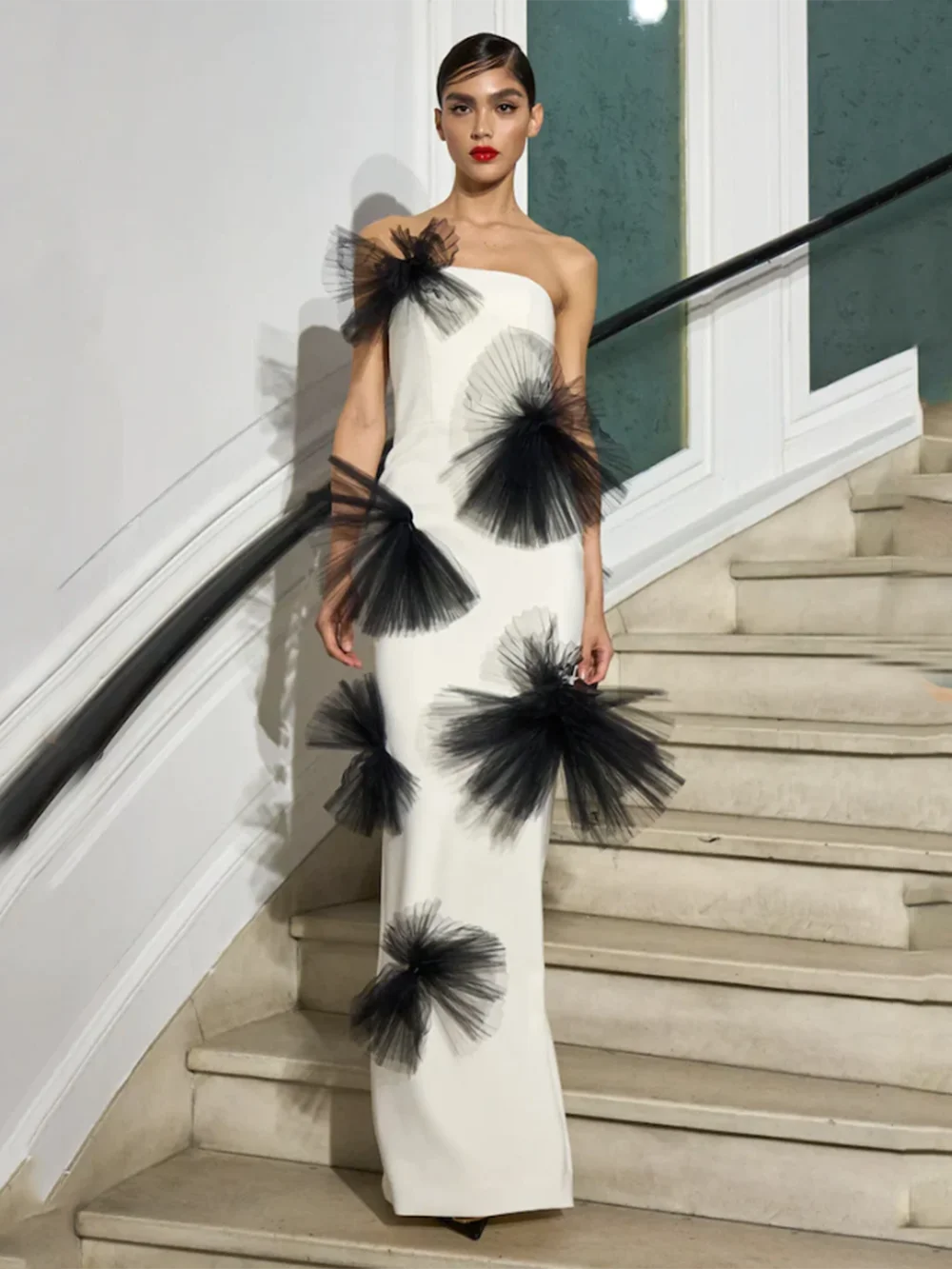 

Luxury Prom Gowns for Women Summer Chic and Elegant Strapless White Long Dress with Black Mesh Bowtie Celebrity Party Dress