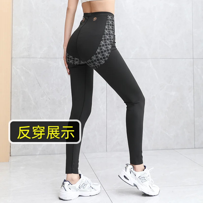 Рисунок 5 - Новинка, женские брюки в виде акулы