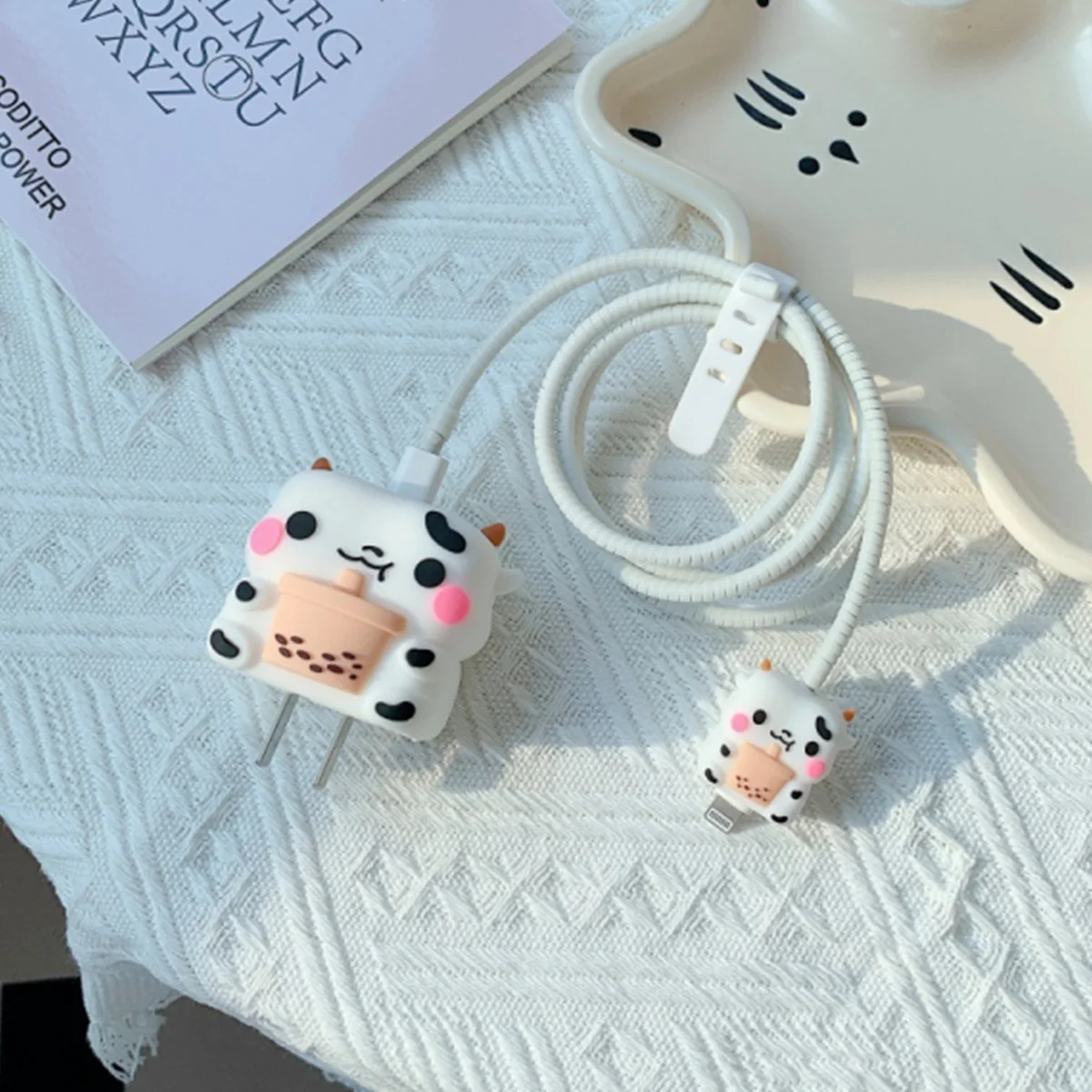 Cute 3D Cartoon Cable Protector iPhone / iPad 18W/20W Charger Case Phone Wire Cord Organizers 4Pcs/Set cable protector