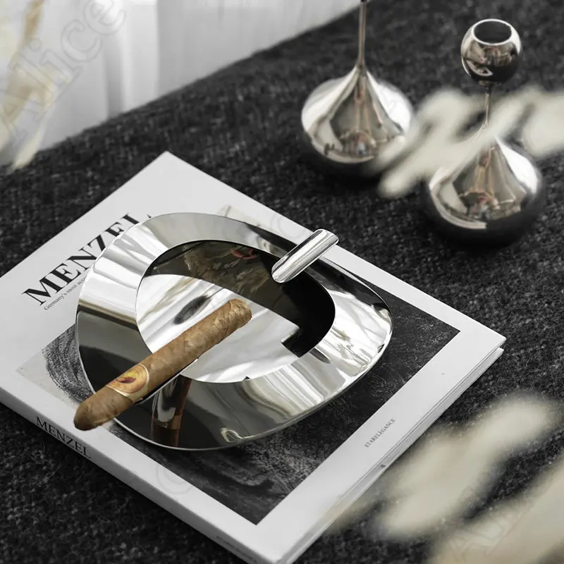 

Nordic Modern Luxury Stainless Steel Ashtray Office Advanced Tea Table Desktop Anti Fly Ash Curved Surface Ashtrays Home Decor