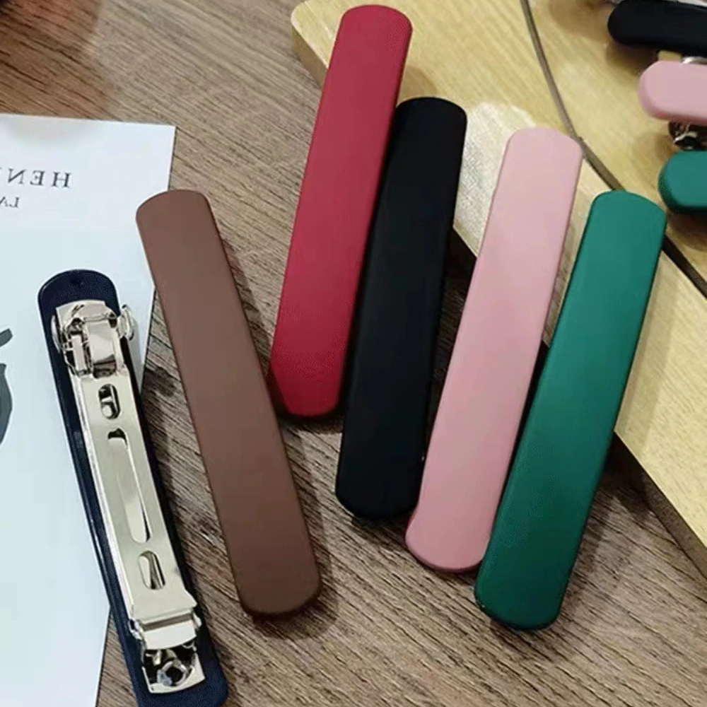 심플한 무광 클립 헤어핀 여성용 뒷머리 클립 헤어핀 패션 기품있는 스프링 클립 단색 헤어핀