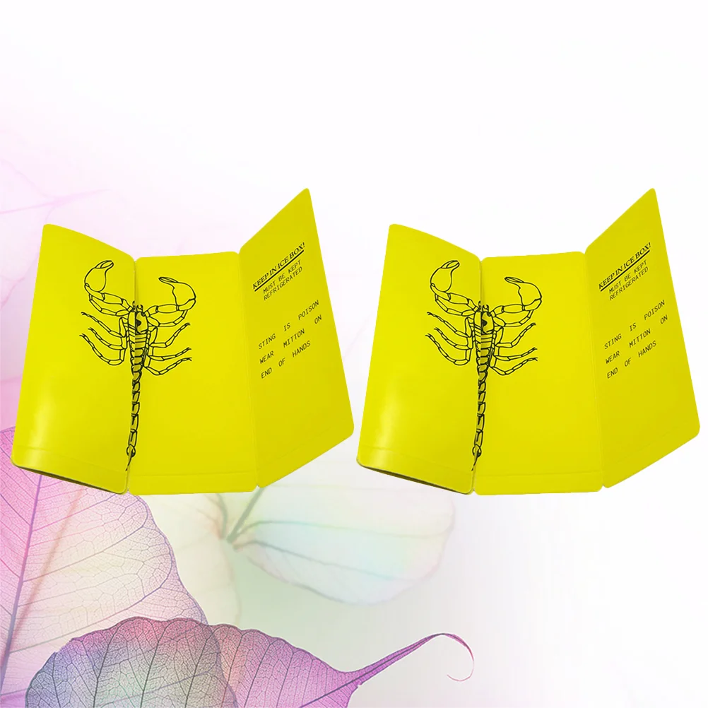 

2pcs Scorpion Shaped Design Props Scorpion Specimen Props for Boys Girls Playing (Yellow)