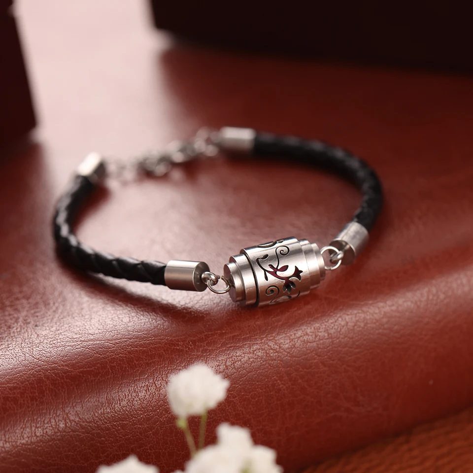 Aromatherapy Diffuser Bracelet Essential Oil Diffuser Locket Bracelets 316L  Stainless Steel Locket Leather Bracelet for Women