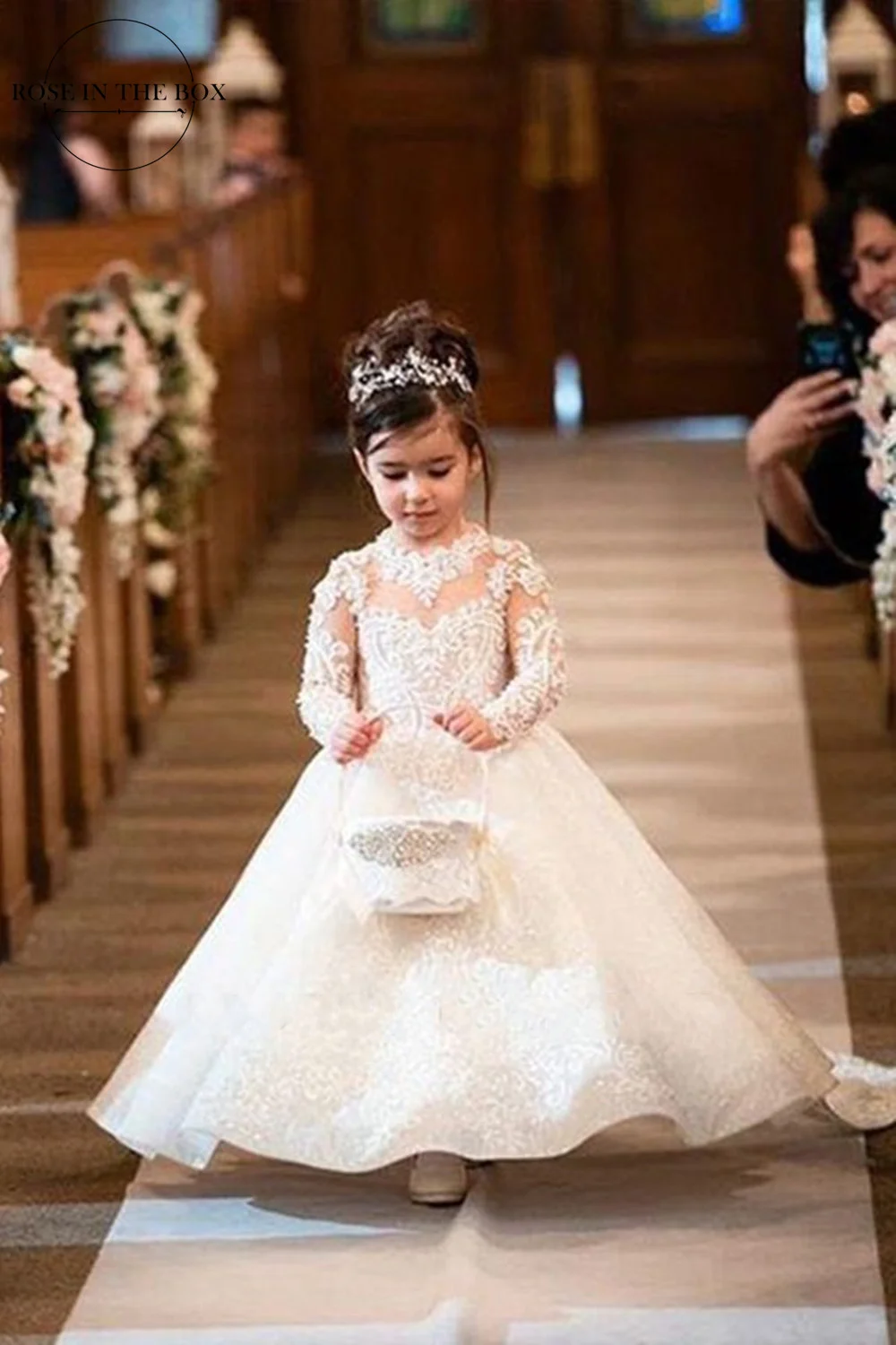 New Princess Lace Flower Girl Dresses Long Sleeves Floor Length Pageant Dresses First Communion Dresses Ball Gowns For Girl