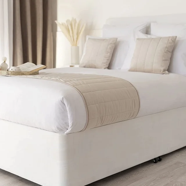 Jupe de lit enveloppante de qualité supérieure en similicuir suédé de luxe avec trois côtés et élastiques excellents pour un ajustement facile 1