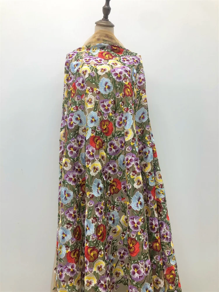 Neuer Stil, Mesh-Stickerei, afrikanischer Spitzenstoff, 2025, hochwertige Spitze, wasserlöslich, modisch, weicher Spitzenstoff, 5 Yards
