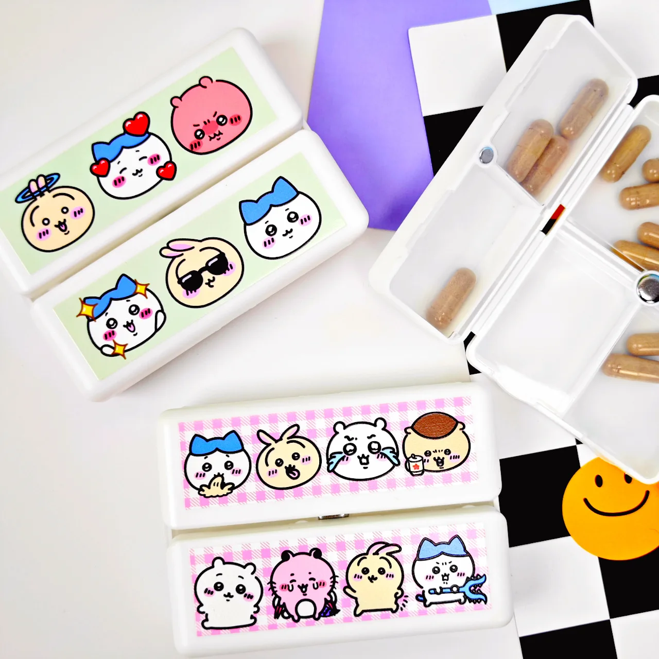 

Cute Chiikawa Storage Box Anime Cartoon Portable Travel Pill Box 7-panel Pill Container Store Pills Vitamins Medicine Fish Oil