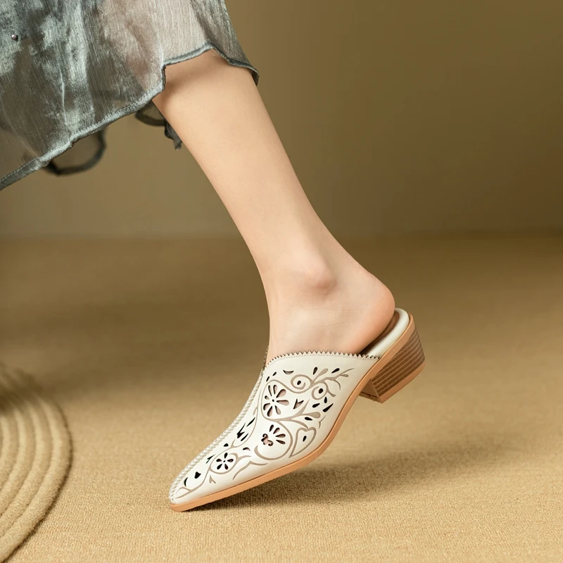 2024 Women's New Spring/Summer Pointed Retro Genuine Leather Hollow Carved Large Heel Baotou Comfortable Muller Slippers