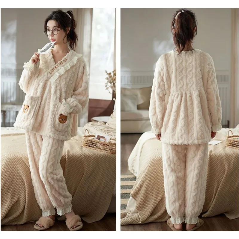 Famale Sleepwear Coral Velvet Pajamas Women Autumn Winter Thick Loungewear Cute Flannel Insulation Large Size Home Clothing Set