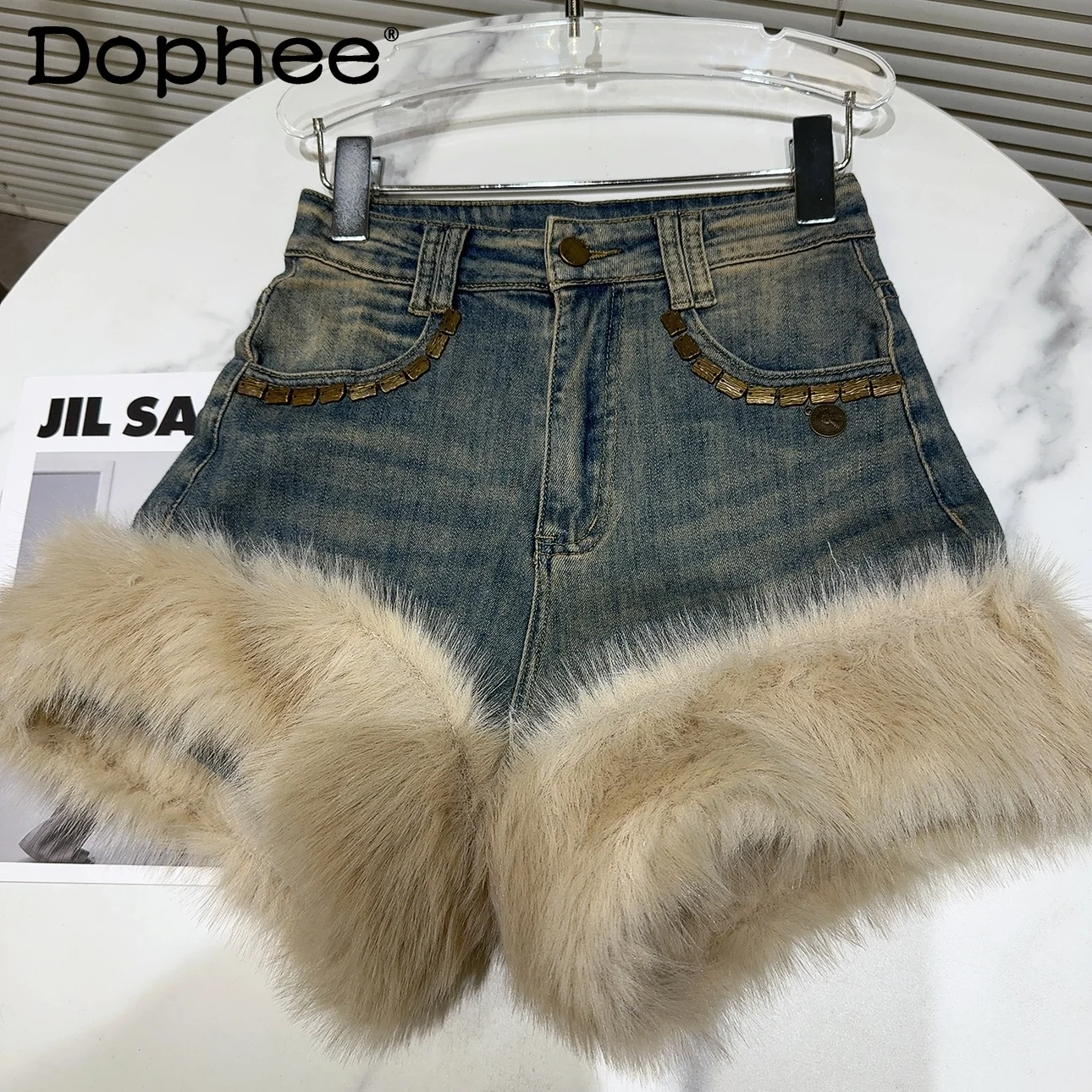 

Hot Girl Denim Shorts Autumn and Winter New Metal Sheet Pocket Faux Fur Stitching High Waist Slim Shorts Booty Shorts Women