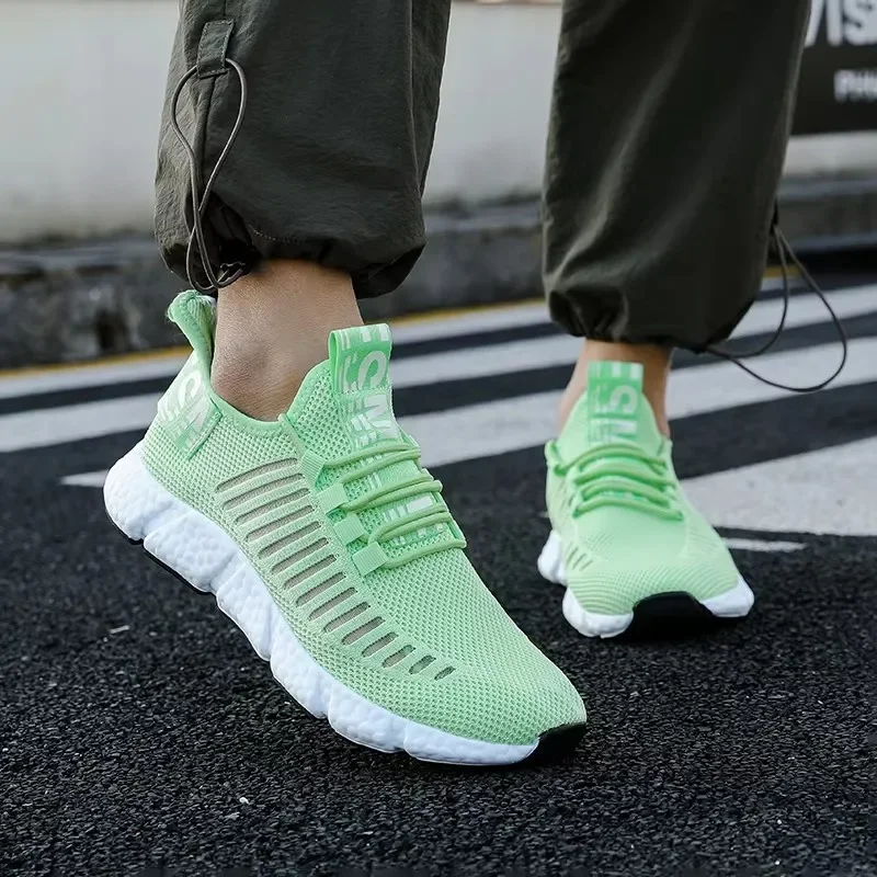 Men's Comfortable Shock-absorbing Design Running Shoes Lightweight Eye-catching Breathable Trendy Grid Anti Slip Casual Shoes 3