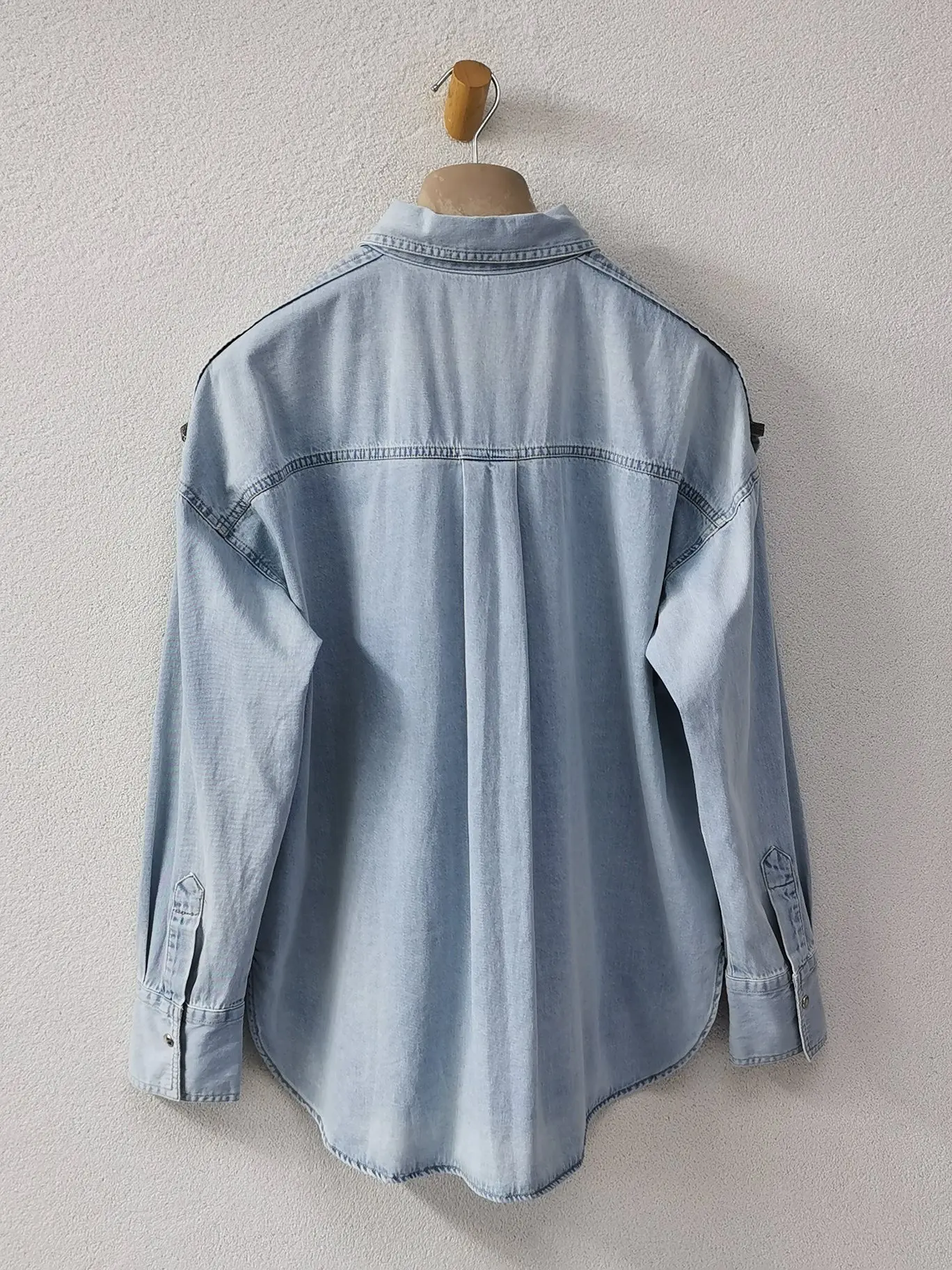 Рисунок 6 - Модная женская блузка 2023