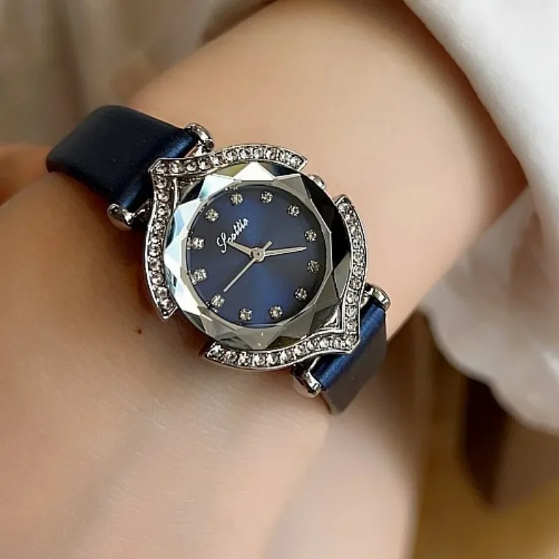 Korean Women Watch Fashion Temperament Ladies Gifts Exquisite Diamond Rhombus Mirror Face Women Quartz Wristwatches Reloj Mujer