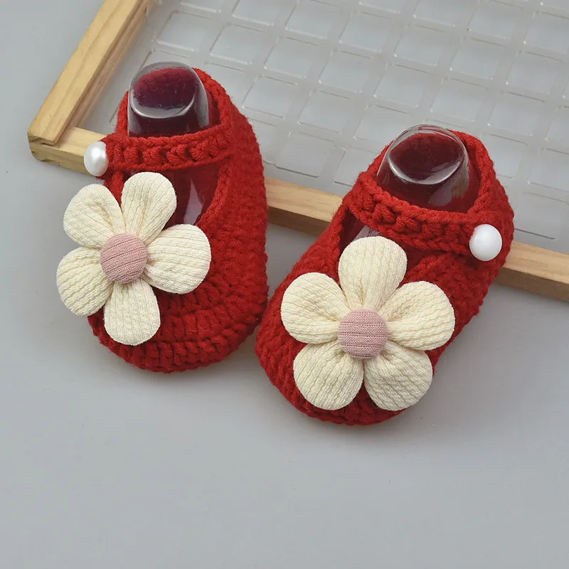 Spring and Autumn Baby Woolen Shoes Hand woven Anti falling Soft Bottom Pre step Shoes for Newborns, Flower Princess