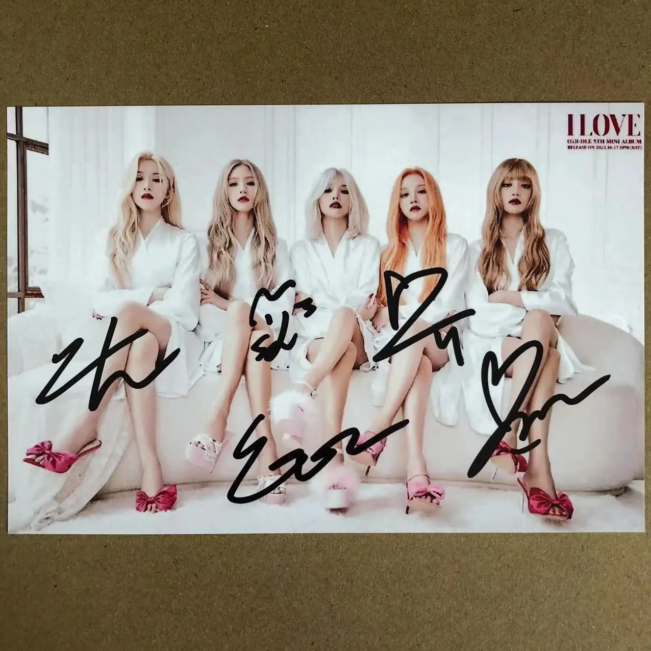 

Корейская звезда Kpop GIDLE Zhao Mei Yan Ye Shu Hua Song Mei Qi Подпись фото 6 дюймов не печать вручную коллекция фото