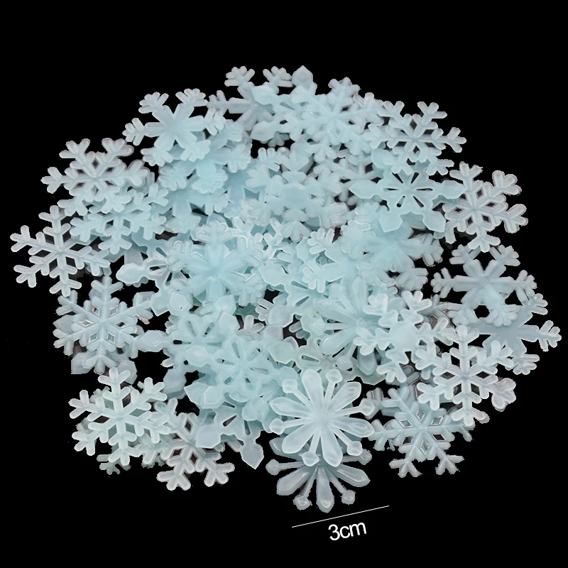 thumbnail image 1 of 50 piezas de pegatinas de pared con forma de copo de nieve luminoso de Navidad que brillan en la oscuridad, pegatinas de pared fluorescentes para fiestas de Navidad y Año Nuevo en el hogar, 1 of 5