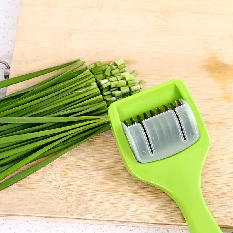 Herb Roller Mincer, Manual Scallion Cutter With 6 Stainless Steel Blades,  Kitchen Vegetable Chopper, Scallion Slicer, Onion Slicer, Green Onion  Shredder, Stainless Steel Scallion Cutter, Creative Vegetable Slicer,  Kitchen Stuff, Kitchen Tools 