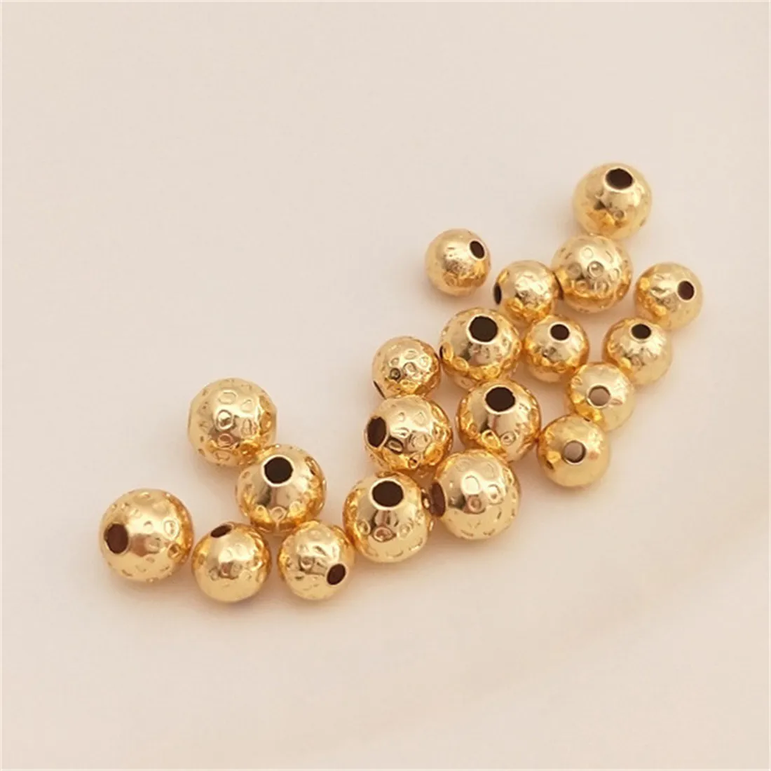 Patterned Beads 14K Gold-coated Embossed Beads Scattered Beads Handmade Diy Beaded Bracelet Bead Jewelry with Bead Materials 14k gold wrapped double sided embossed flat split bead sun circular cake diy chain ear jewelry accessories materials