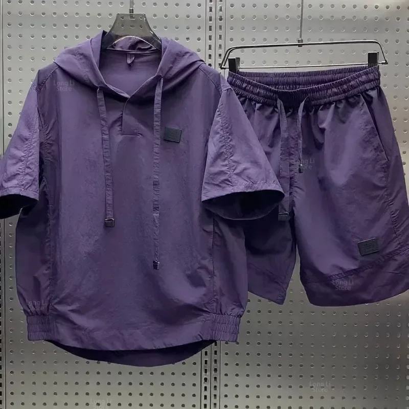 남자의 느슨한 가벼운 통기성 티셔츠 반바지 세트 카고 스타일 포켓 패션 캐주얼 스포츠 후드 반팔 반바지 투피스