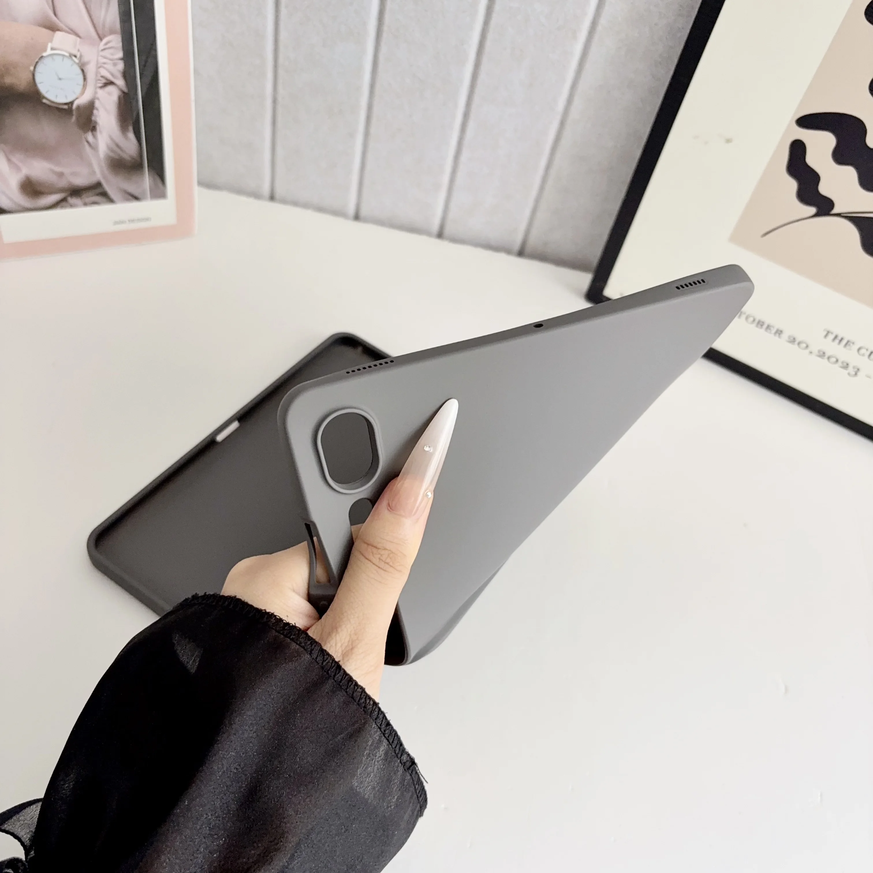 Universal Stand Tablet Case - Premium Protection and Versatile Viewing