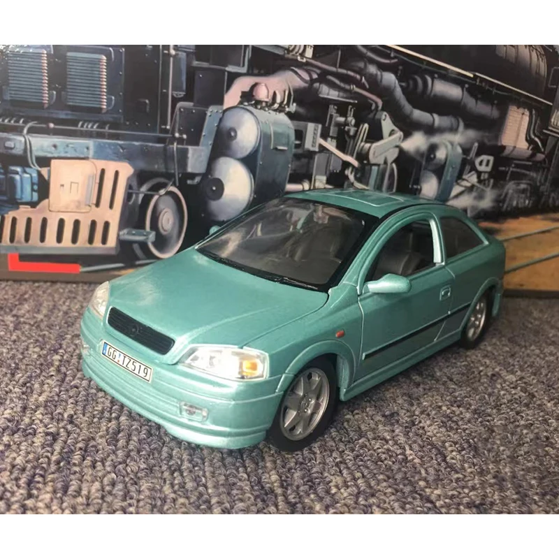 WELLYFlawed124OpelAstra2000EditionSimulationAlloyModelCollectionMetalToyHoliday