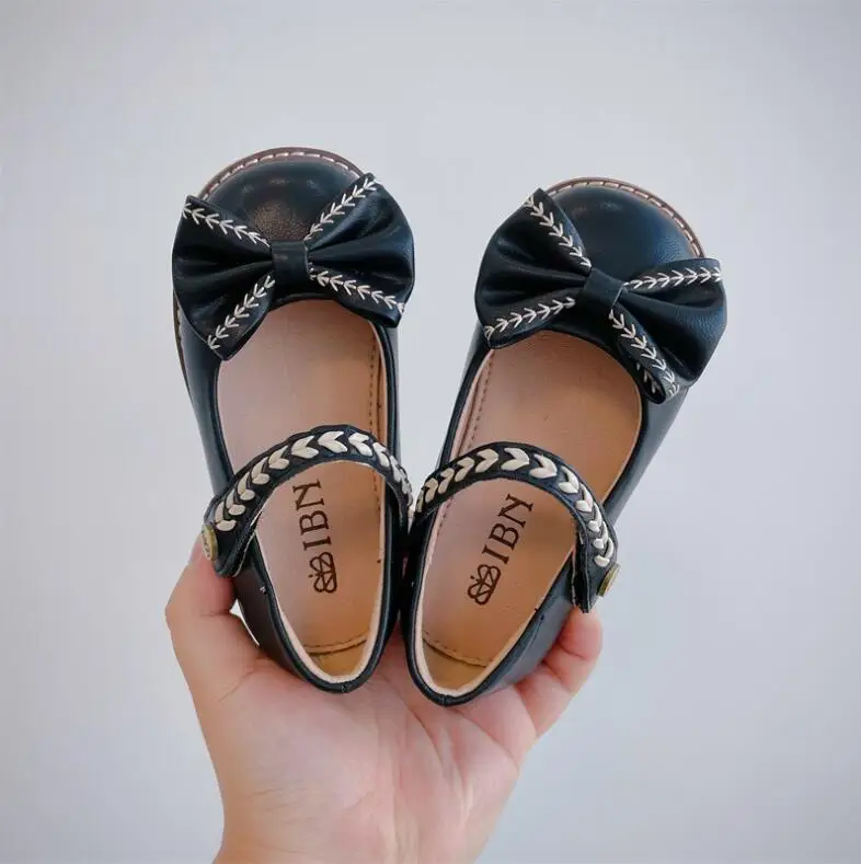 Spring 2023 New Children's Shoes Little Girls' Sweet Bowknot Princess Boots Korean Fashion Temperament Girls' Black Beige Leathe