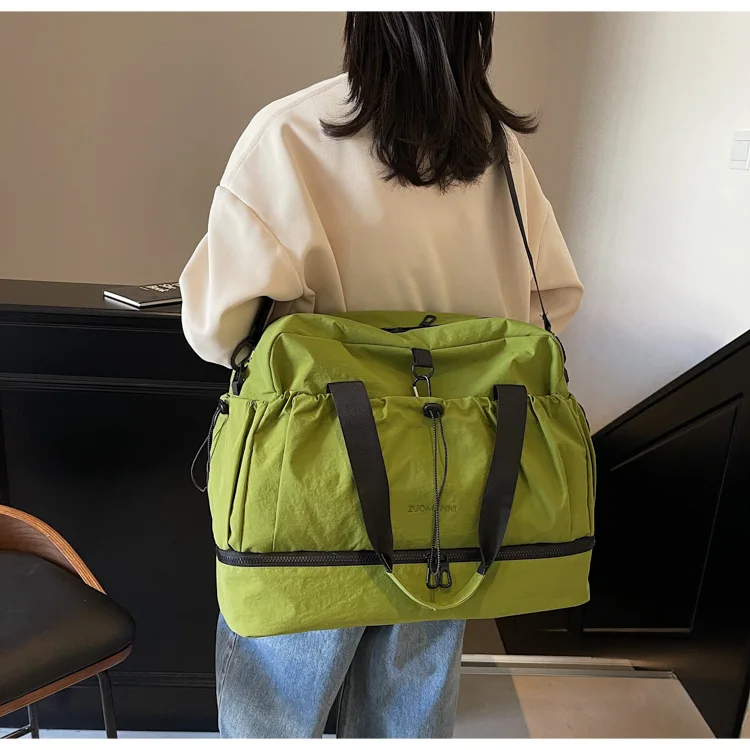Large Travel Bag - Spacious, Lightweight & Durable. with Adjustable Strap & Pockets. Perfect for Travel & Commute Сумка Женская