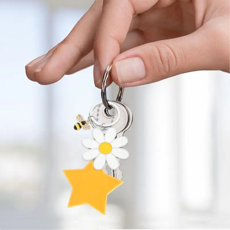 Cute White Daisy Keychain Enamel Crystal Bee Metal Keychains Pendant Purse Bag Decoration Women Girls Flower Charm Accessories 3
