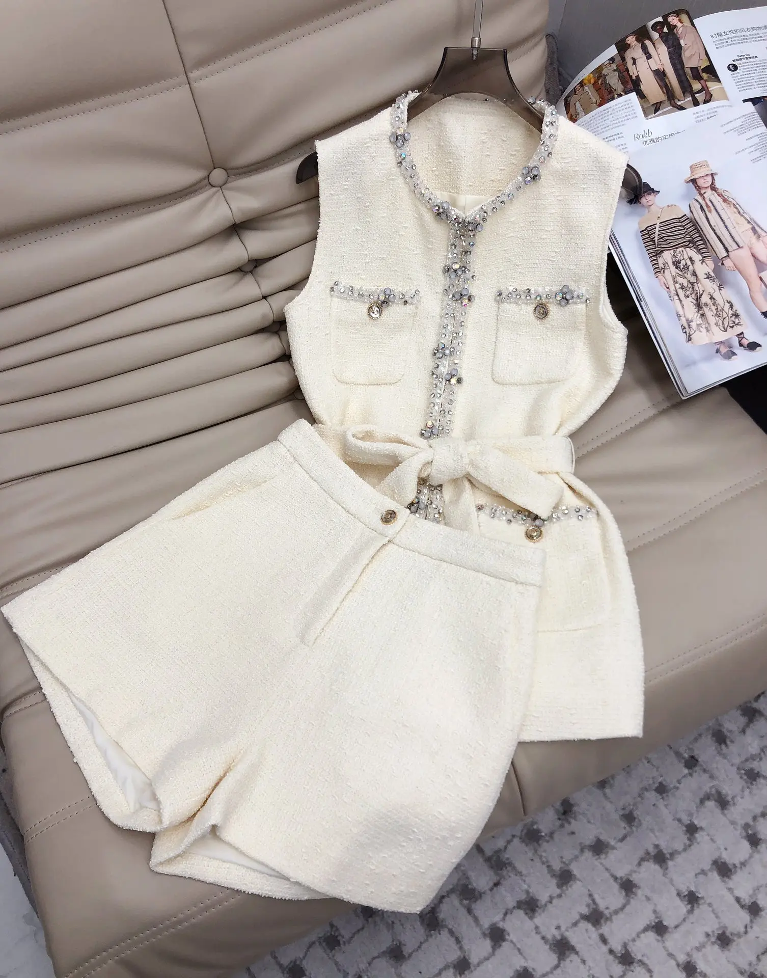 

2023 Spring/Summer Fashion New Women's Clothing round Neck Vest Coat➕Chunky Shorts Two-Piece Suit 0822