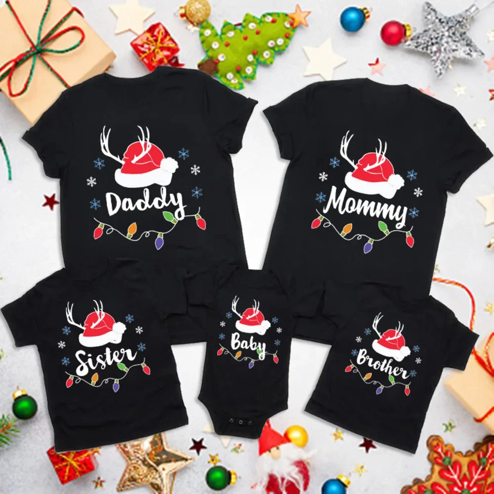 thumbnail image 1 of Conjunto familiar de Feliz Navidad, ropa de aspecto adulto y infantil, camiseta, camiseta de vacaciones para madre, padre, hijo e hija, mameluco para bebé, 1 of 5