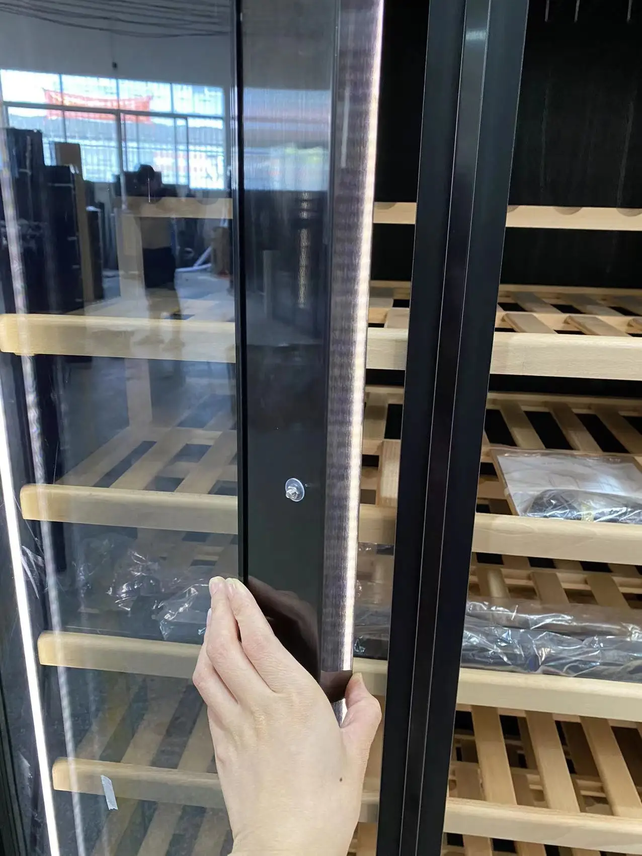 Tempered Glass Modern Wine Cellar Cabinet Wine Coolers Refrigerator Stainless Steel