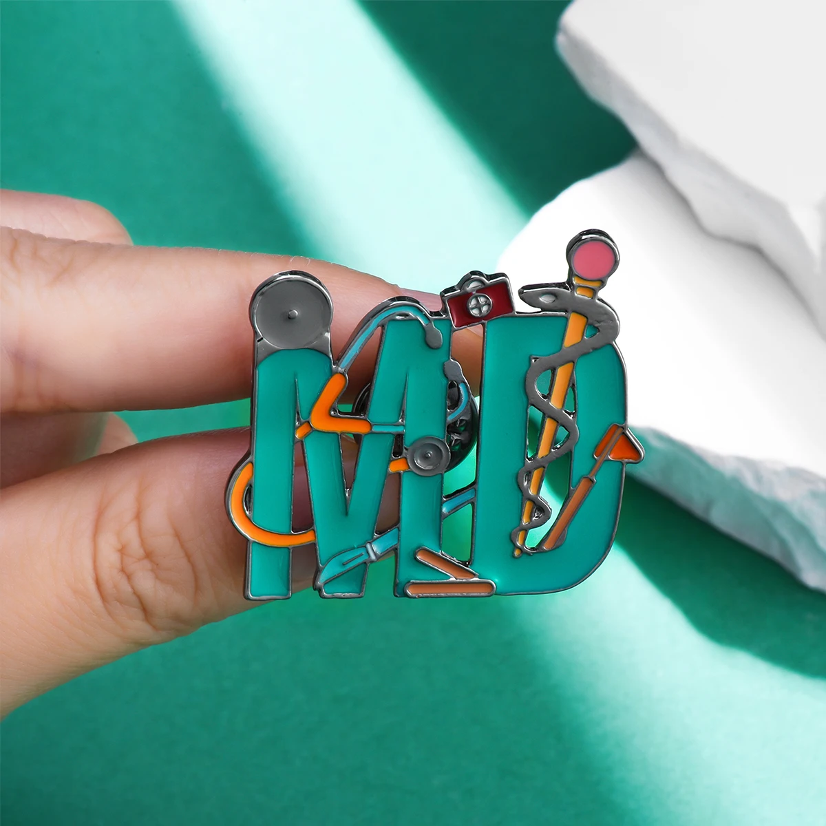 Harong Creative MD Medical Coloful Enamel Pin Brooch Medicine Doctor Lapel Lanyard Bag Badge Jewelry Accessories Gift Daily Wear