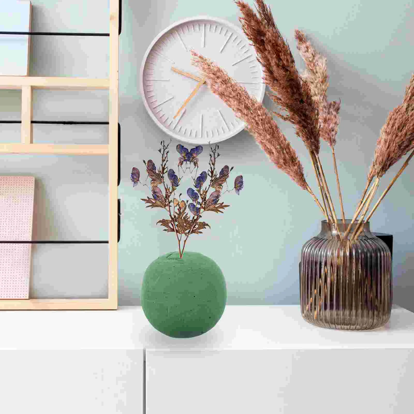 

2 pcs Sphere Floral Foams Round Floral Spheres DIY Flower Arrangement Foam Balls
