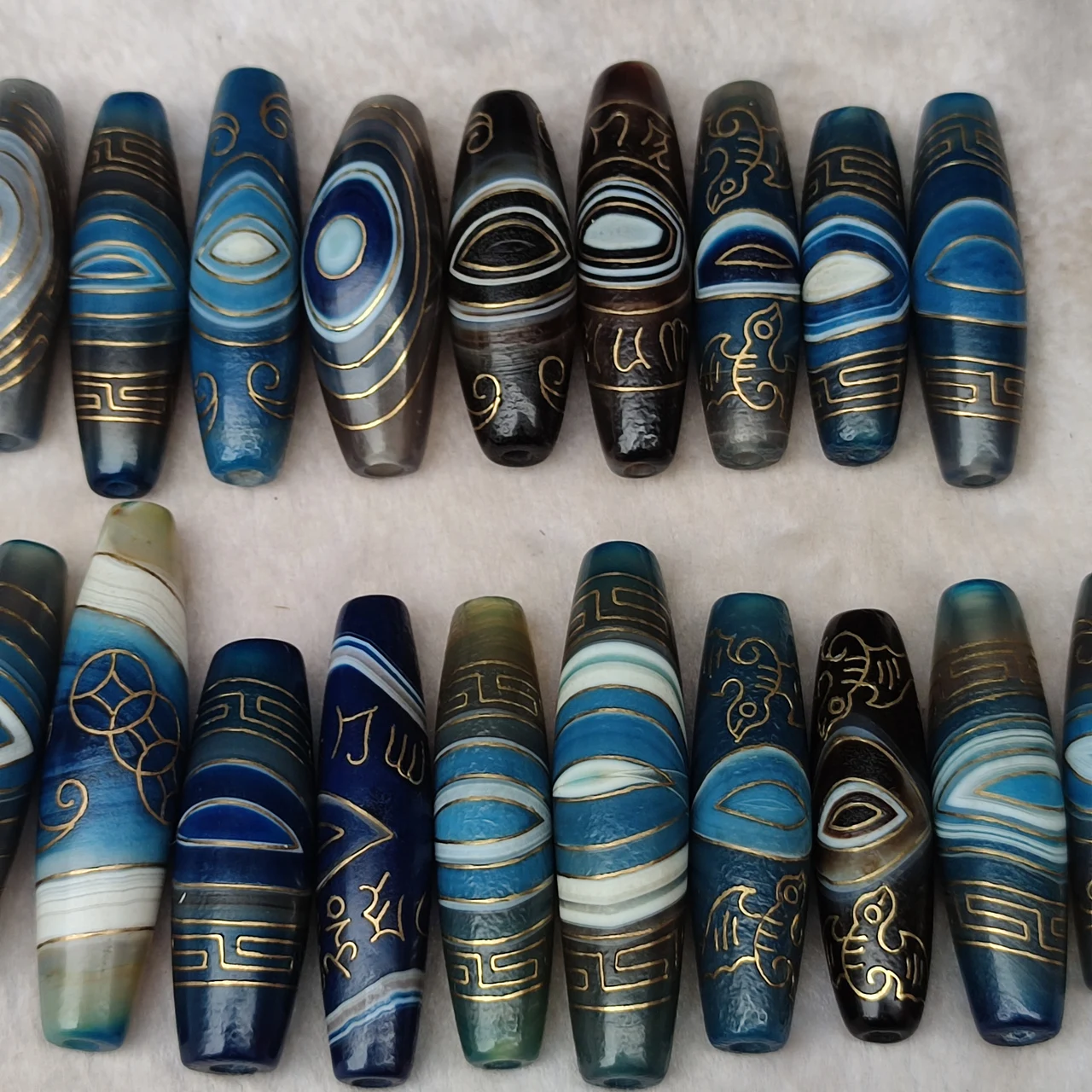 Natural Sky Eye Onyx Intarsiato Copper Line Bat Copper Coin Totem Nero Blu/Bianco Dzi Beads Ciondolo Per Collana Con Amuleto Da Uomo E Da Donna