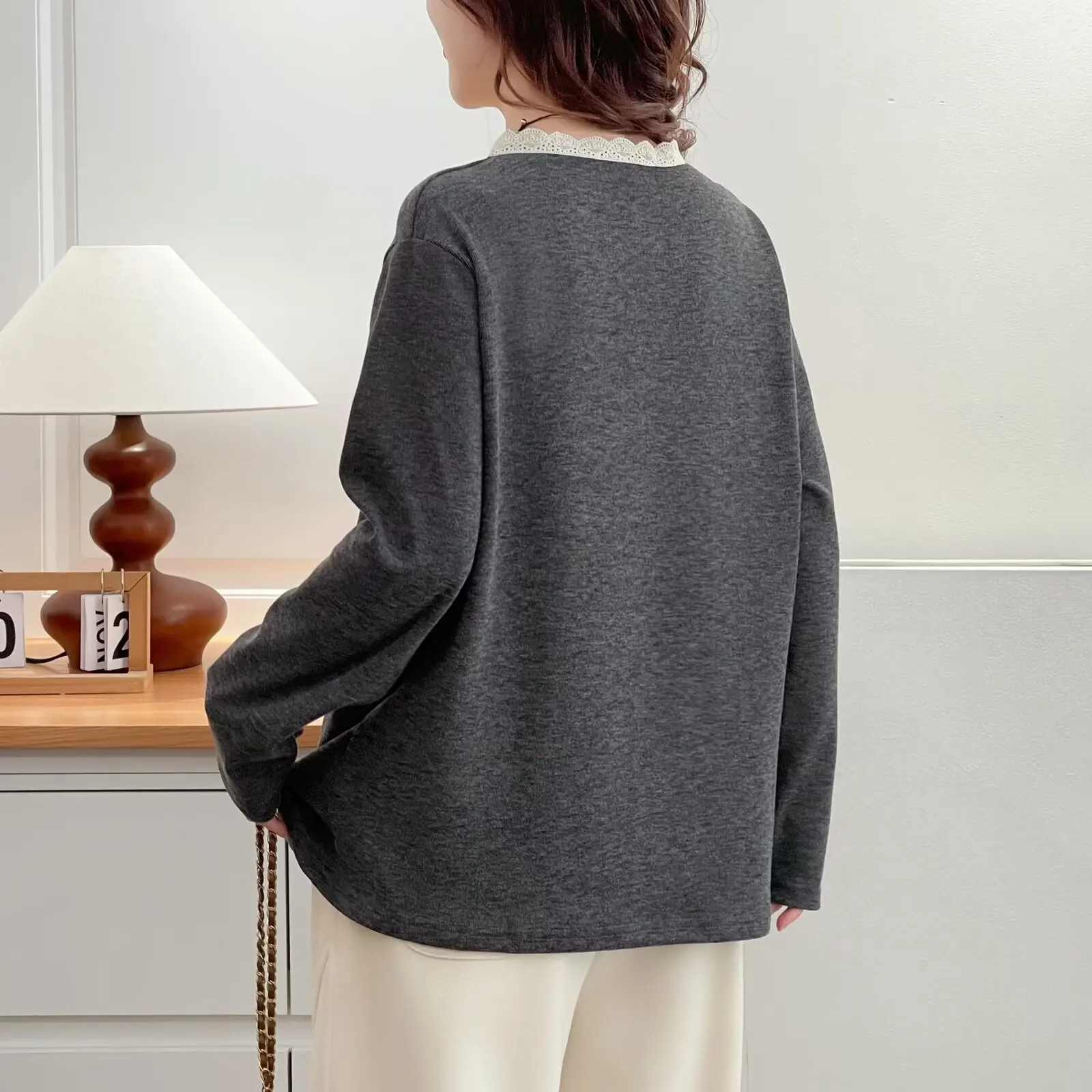 XXXXL Fashion Plus Size Women's T-Shirt 2025 Autumn And Winter New Fleece Warm Lace Collar long-sleeved Base Tops 2526