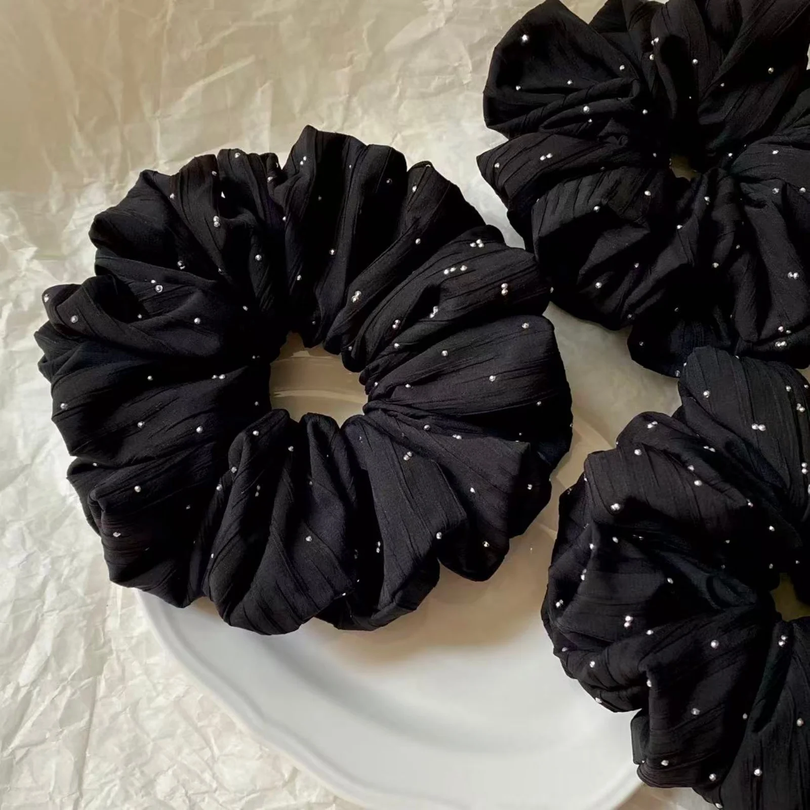 1PCWomen's Autumn Winter Rhinestone Embellished Black Scrunchie Elegant Hair Accessory Elastic Hair Band Stylish Hair Decoration