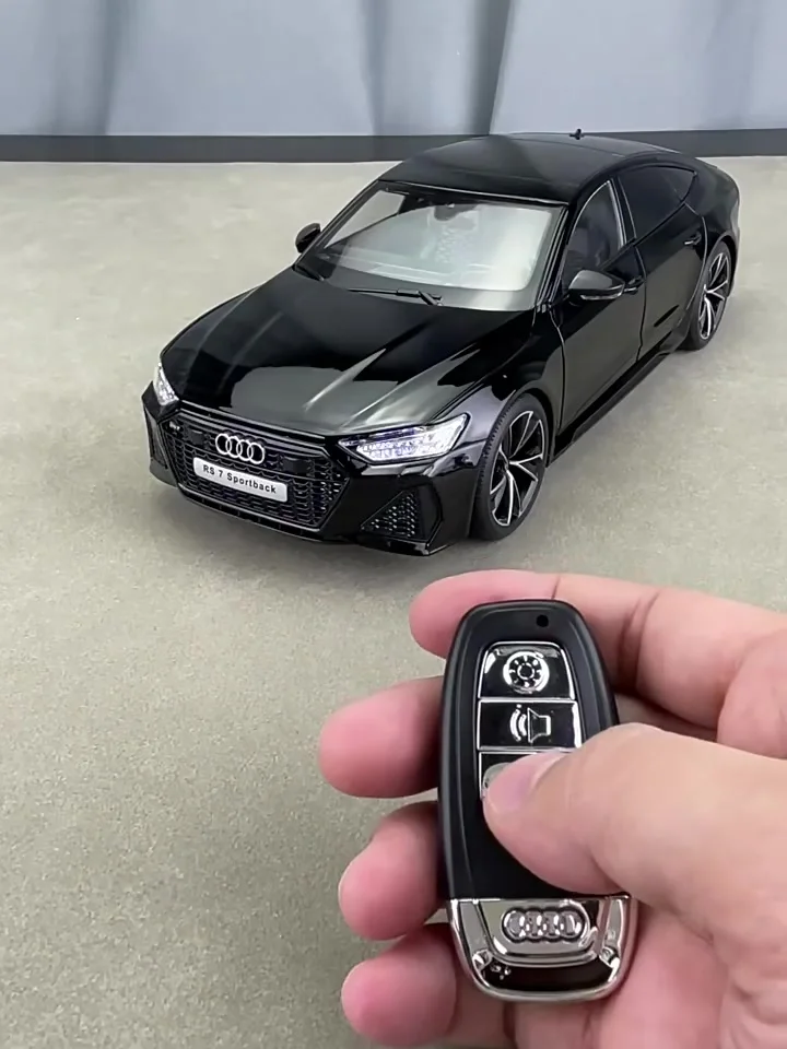 Diecast 1:18 AUDI RS7 Sportback Key Version Alloy Simulation