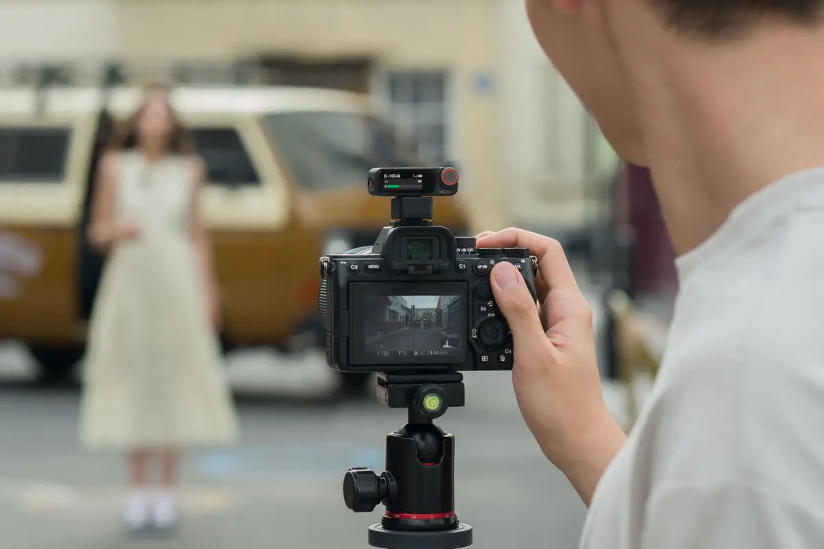 DJI Mic 2 Camera Adapter for The DJI MIc 2 Receiver Is Connected