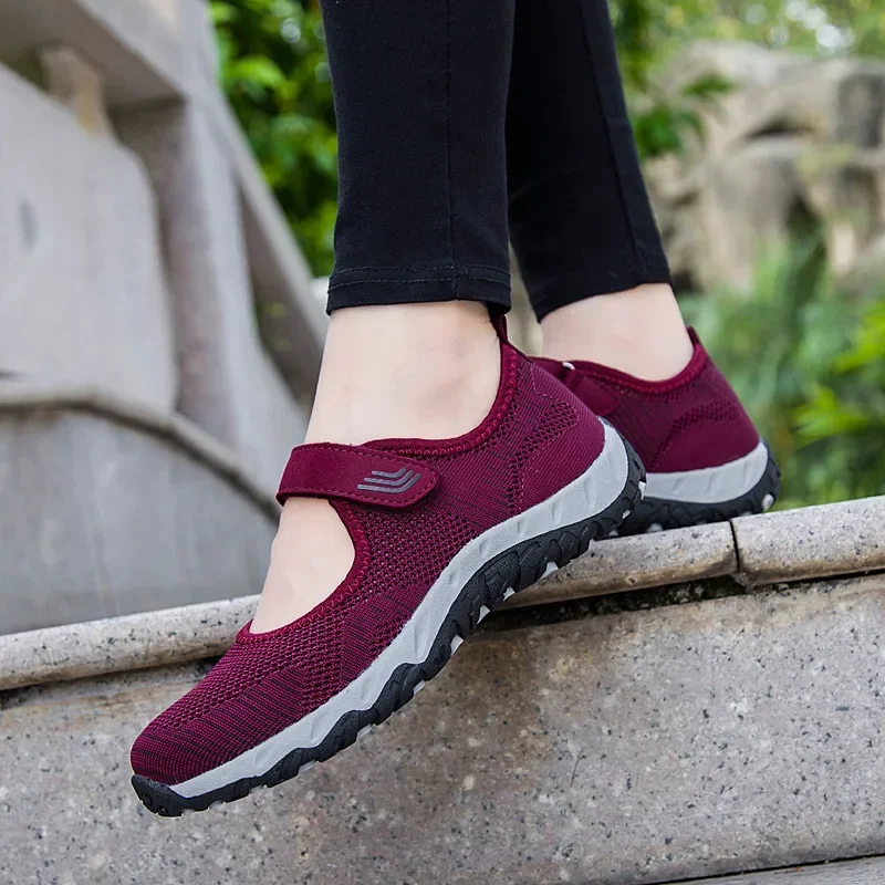 Women Sneakers Non-slip Soft Mom Sneakers 2025 Summer Breathable Mesh Travel Casual Shoes for Women Comfort Lightweight Flat Sport Shoes