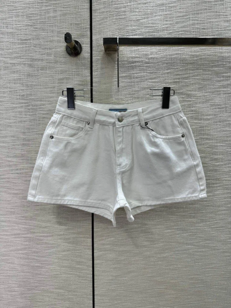 

Spicy girl style minimalist denim shorts, fashionable and versatile personality, lazy high waisted loose fitting hot pants