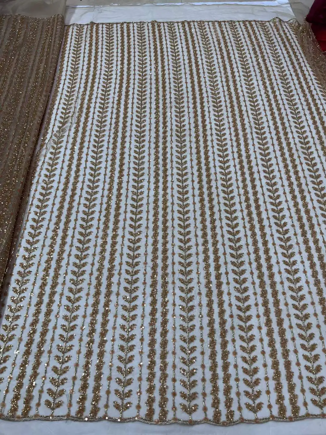 

2023 Latest African Sequins Beaded Lace Fabrich Embroidery French Mesh Sequins Lace Fabric Nigerian Tulle Lace For Party