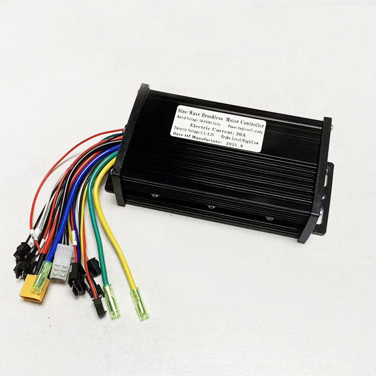 30A sine wave 3-mode 1500W 36V 48V 52V 64V controller with S966 color LCD meter,