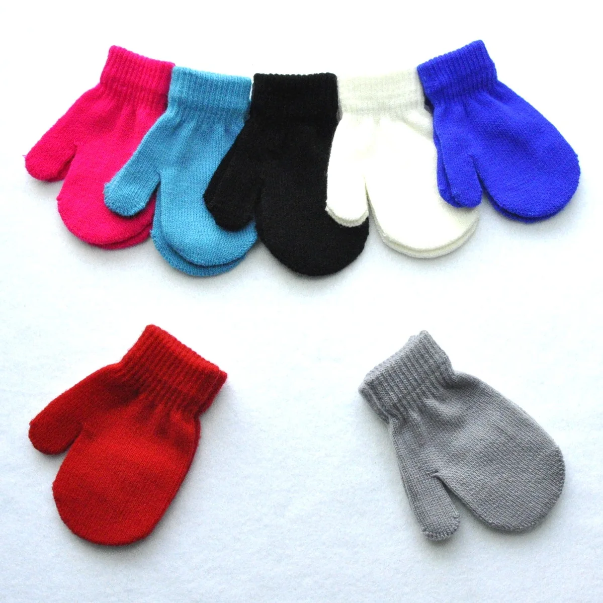 1pc Soft and Warm Kids Gloves for Winter Accessories Classic Design for 1-4 Year Olds Toddlers Baby Mittens 3